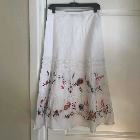 The Limited Dresses & Skirts - Embroidered Limited Skirt, Size 8